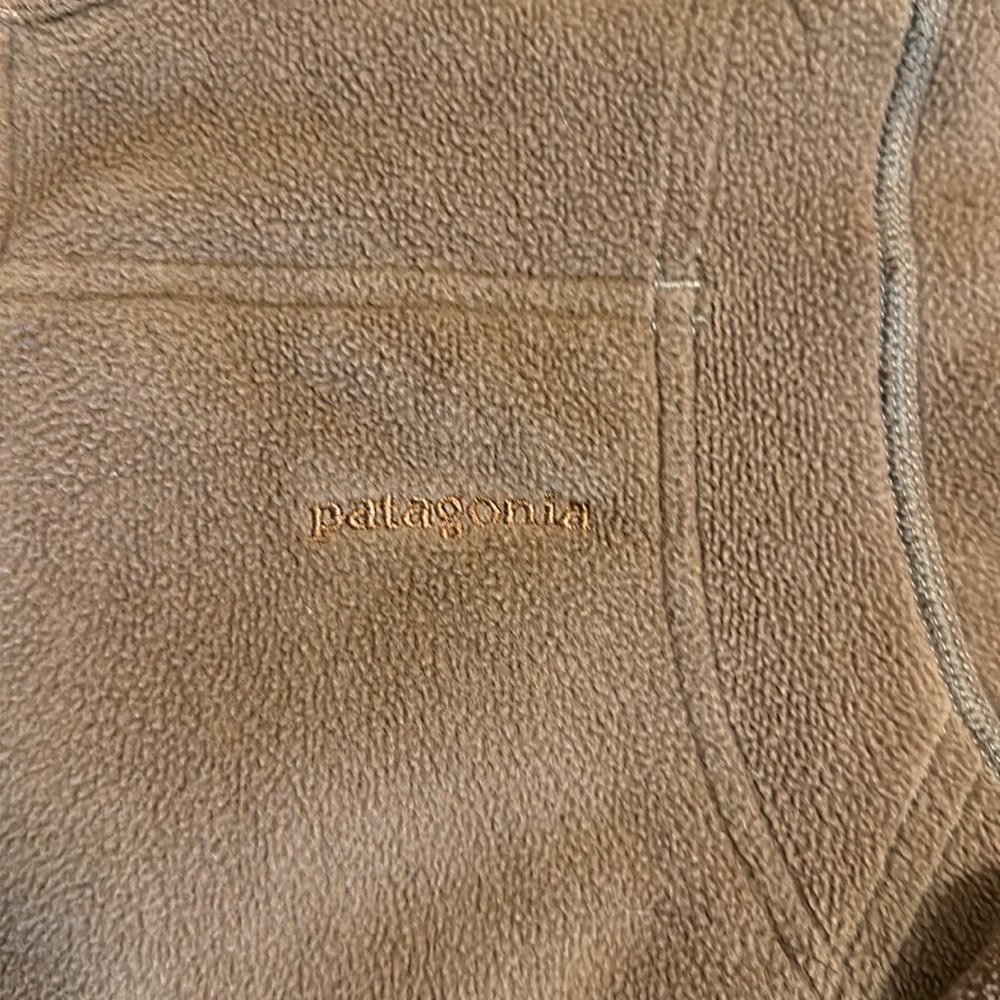 Patagonia Brown Sherpa Fleece Jacket with Tan Pocket Accents - Picture 4 of 5